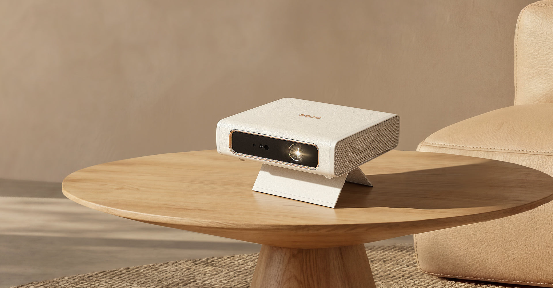 Smart Projector for Home and Travel: Why ETOE Dolphin 2 Stands Out