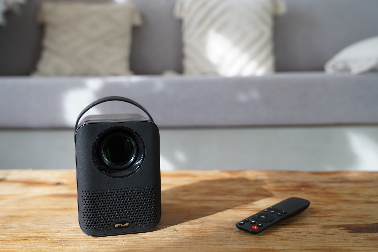 ETOE プロジェクターD2Proを徹底レビュー!【最高の体験】