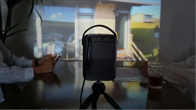 How to Connect a Projector to a Mobile?